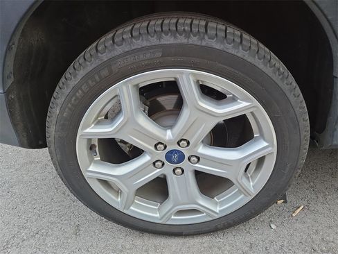 Used 2019 Ford Escape Titanium image 5