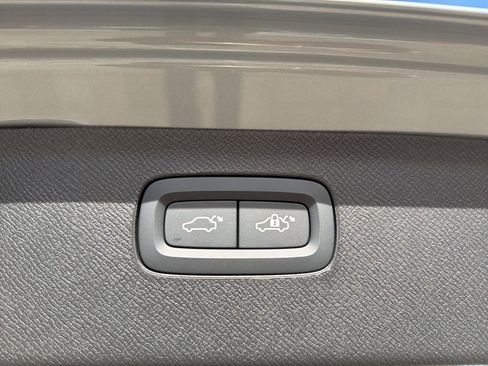 New 2026 Volvo XC90 T8 Ultra w/ Protection Package Premier image 17