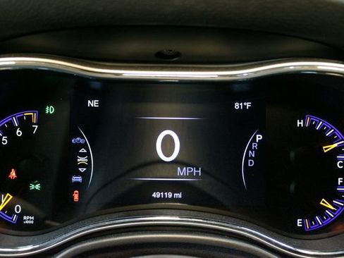 Used 2021 Jeep Grand Cherokee Altitude AWD/4WD image 23