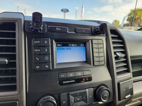 Used 2022 Ford F350 XL w/ Power Equipment Group image 15