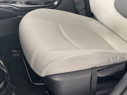 Used 2022 Toyota Corolla LE w/ Carpet Mat Package (TMS) FWD image 20
