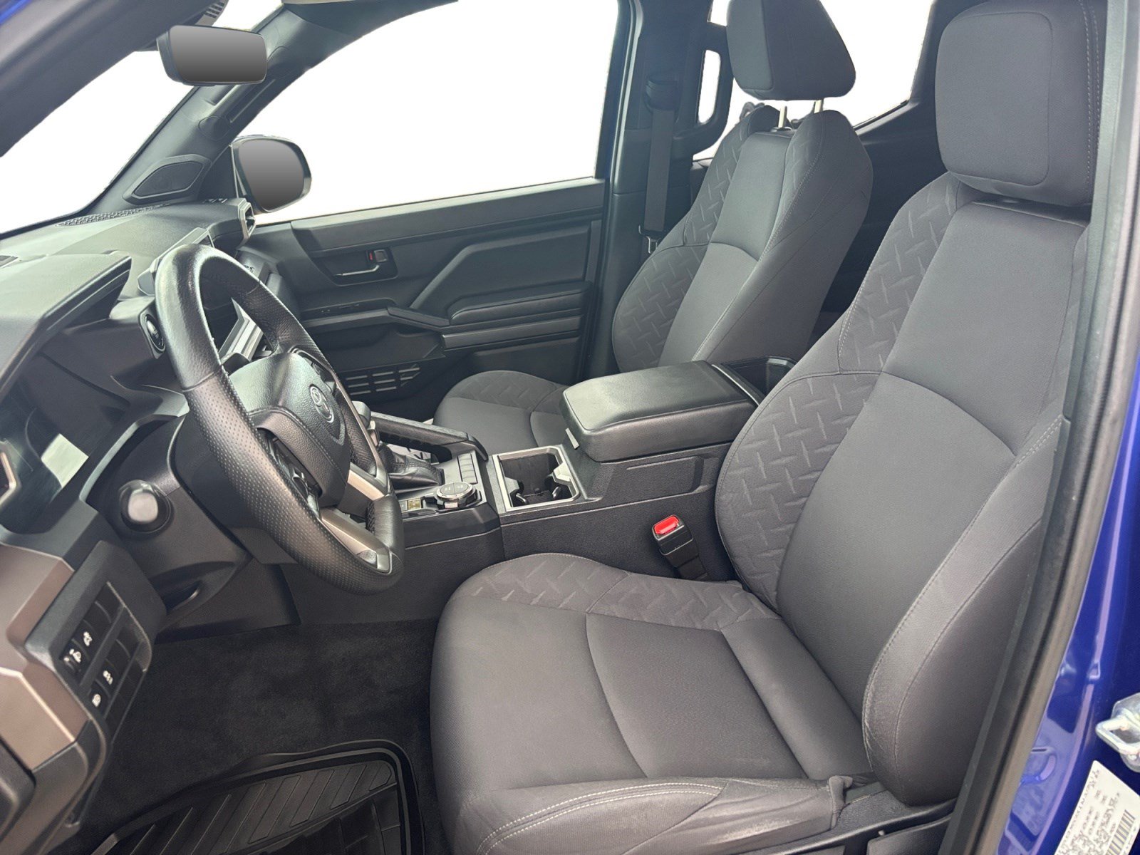 Used 2024 Toyota Tacoma SR5 AWD/4WD image 10