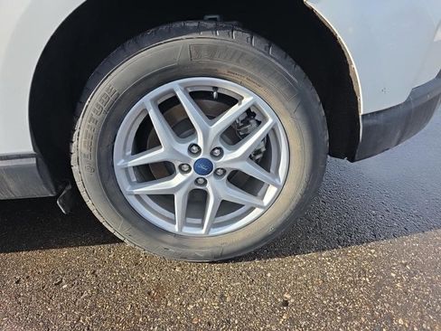 Used 2022 Ford Edge SEL image 15