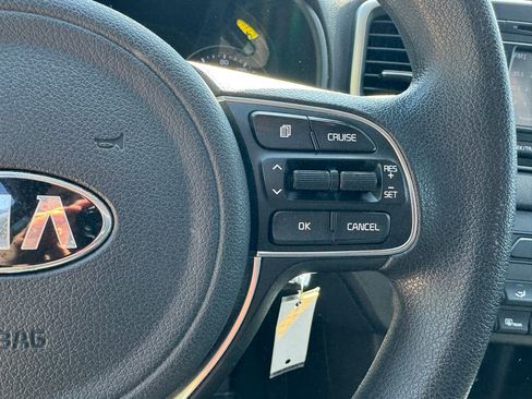 Used 2018 Kia Sportage LX AWD/4WD image 19