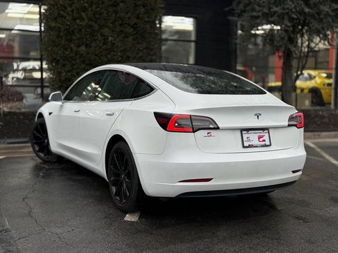 Used 2020 Tesla Model 3 Standard Range Plus image 19