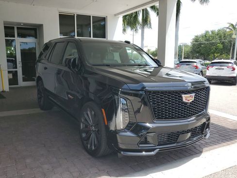 Used 2026 Cadillac Escalade V AWD/4WD image 2