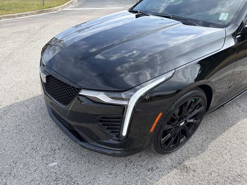 Used 2025 Cadillac CT4 V w/ LPO, ONYX Package image 10