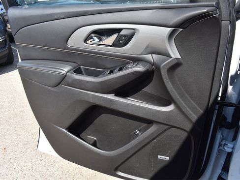 Used 2021 Chevrolet Traverse RS w/ LPO, Floor Liner Package image 42
