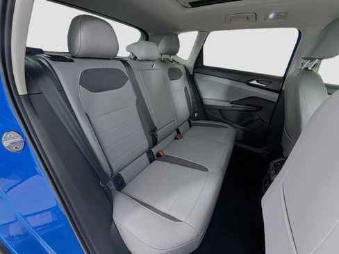 Certified 2023 Volkswagen Taos SE w/ Panoramic Sunroof Package image 28