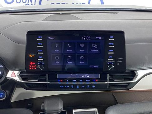 Used 2023 Toyota Sienna LE image 17