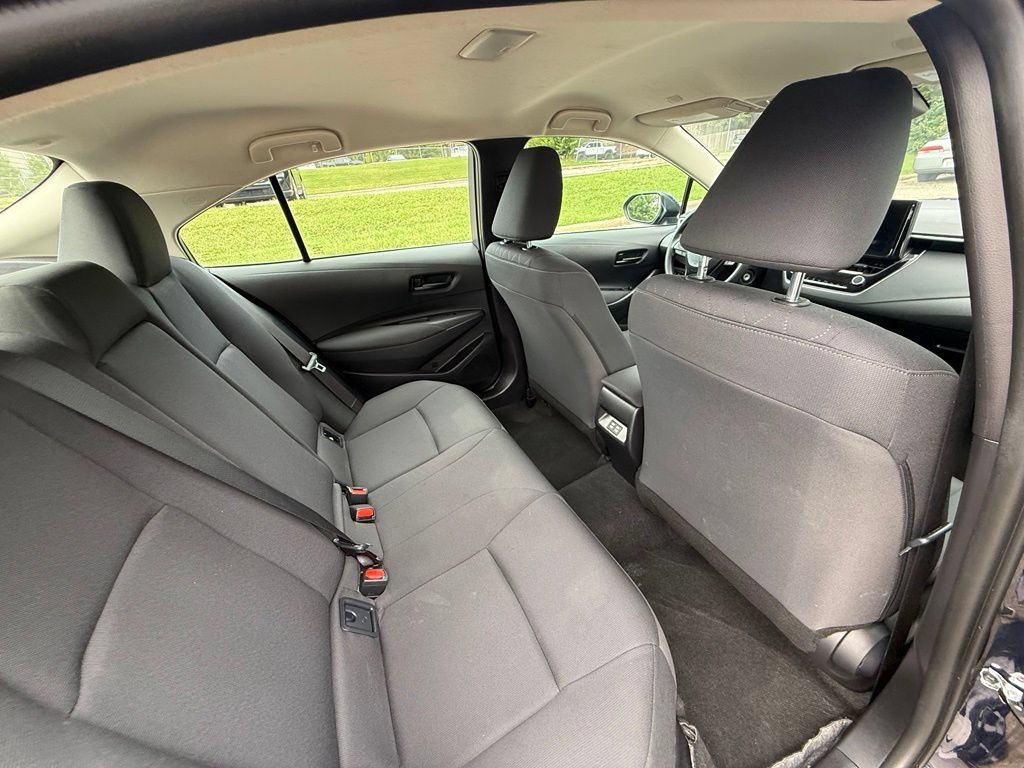 Used 2025 Toyota Corolla LE FWD image 36