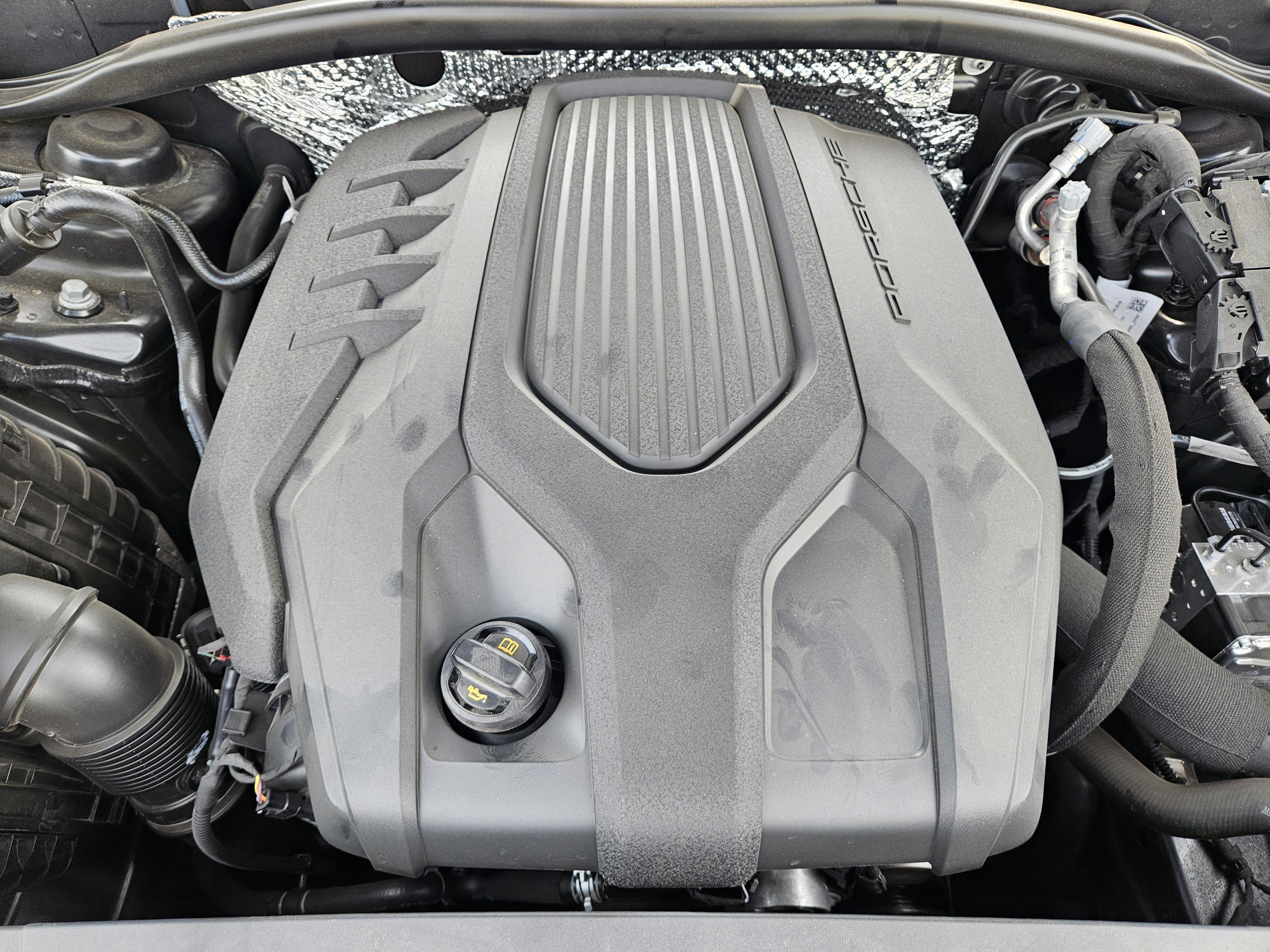 Certified 2026 Porsche Macan AWD/4WD image 30