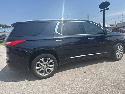 Used 2020 Chevrolet Traverse Premier w/ LPO, Floor Liner Package FWD image 6