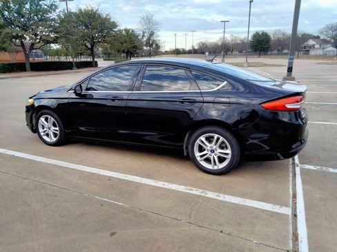 Used 2018 Ford Fusion SE image 8