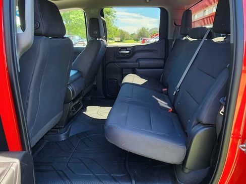 Used 2019 Chevrolet Silverado 1500 Custom w/ Custom Value Package AWD/4WD image 18
