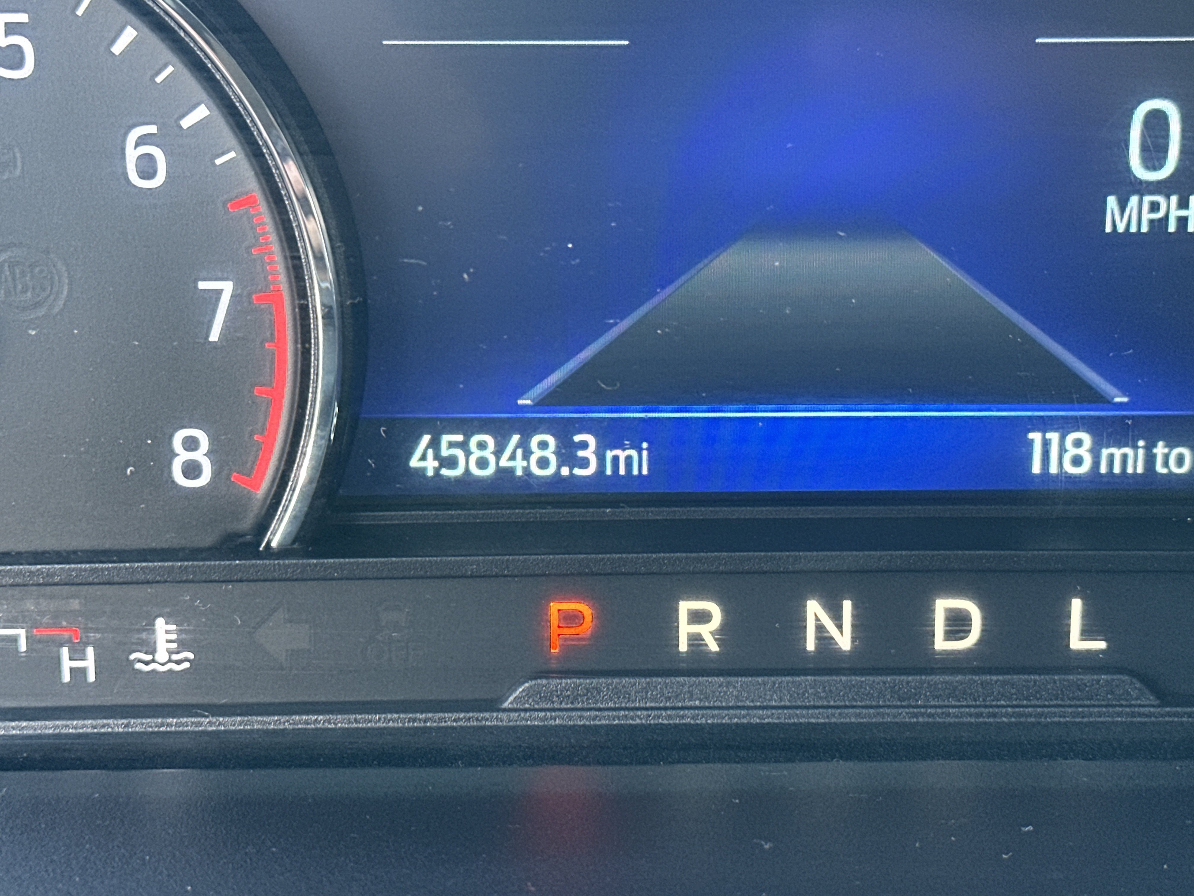 Used 2023 Ford Explorer XLT AWD/4WD image 2