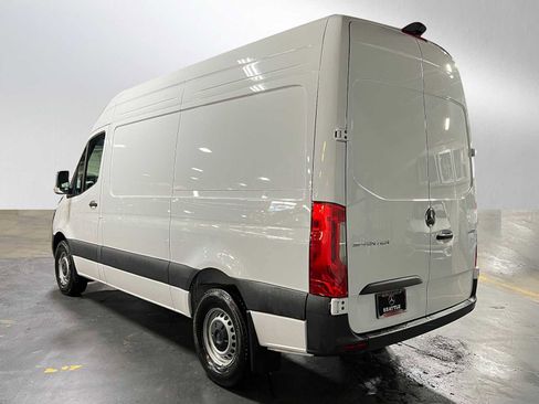Used 2025 Mercedes-Benz Sprinter 2500 image 5