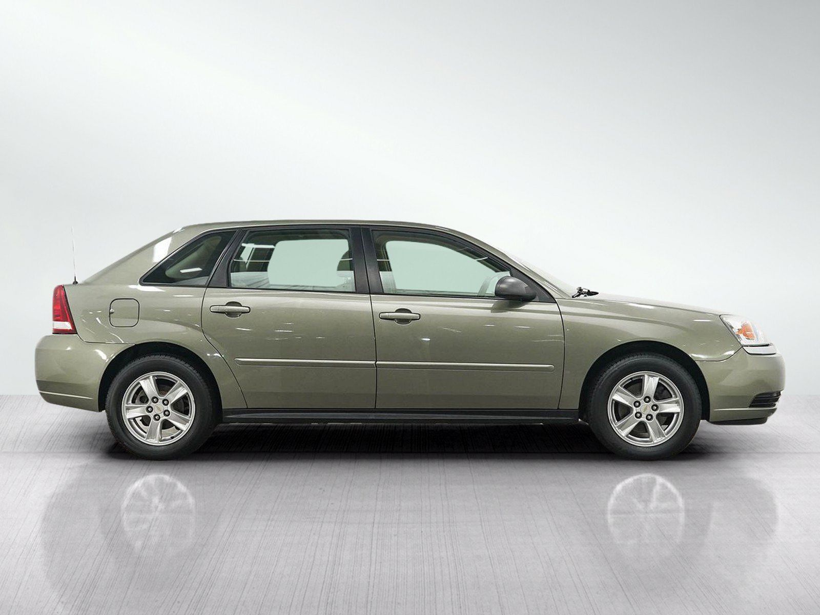 Used 2005 Chevrolet Malibu LS w/ Preferred Equipment Group FWD image 6