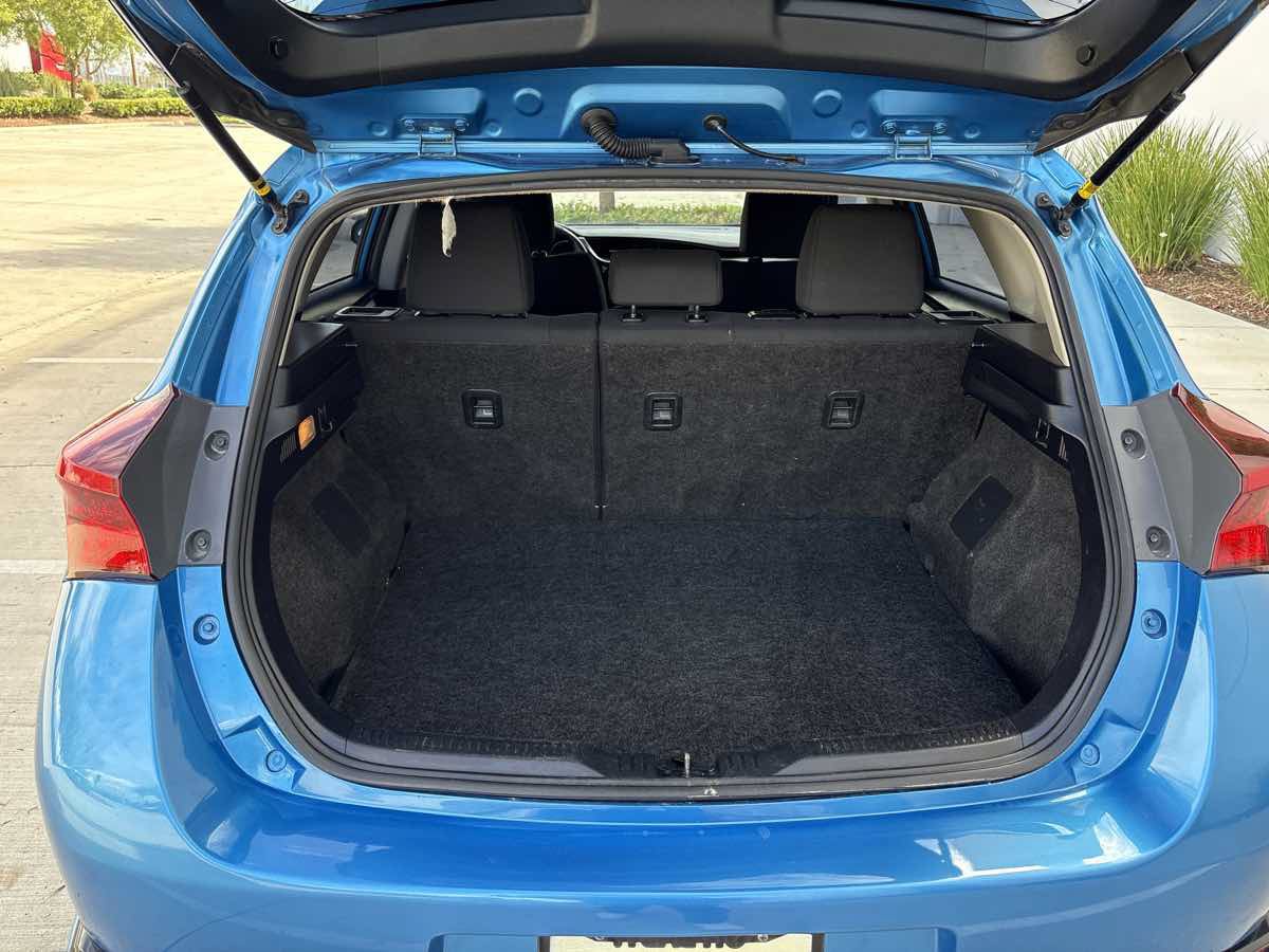Used 2017 Toyota Corolla iM w/ Carpet Mat Package FWD image 10