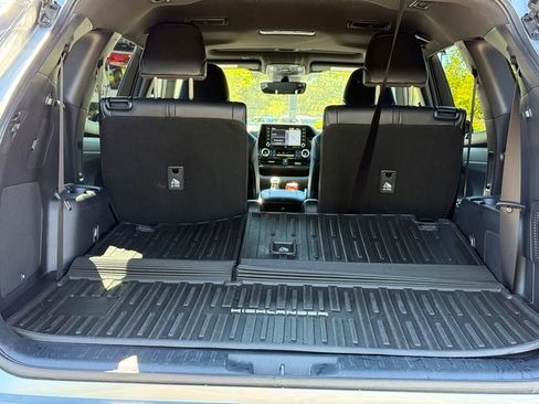 Used 2022 Toyota Highlander XSE AWD/4WD image 11
