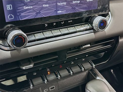 Used 2024 GMC Canyon Elevation w/ Convenience Package image 16