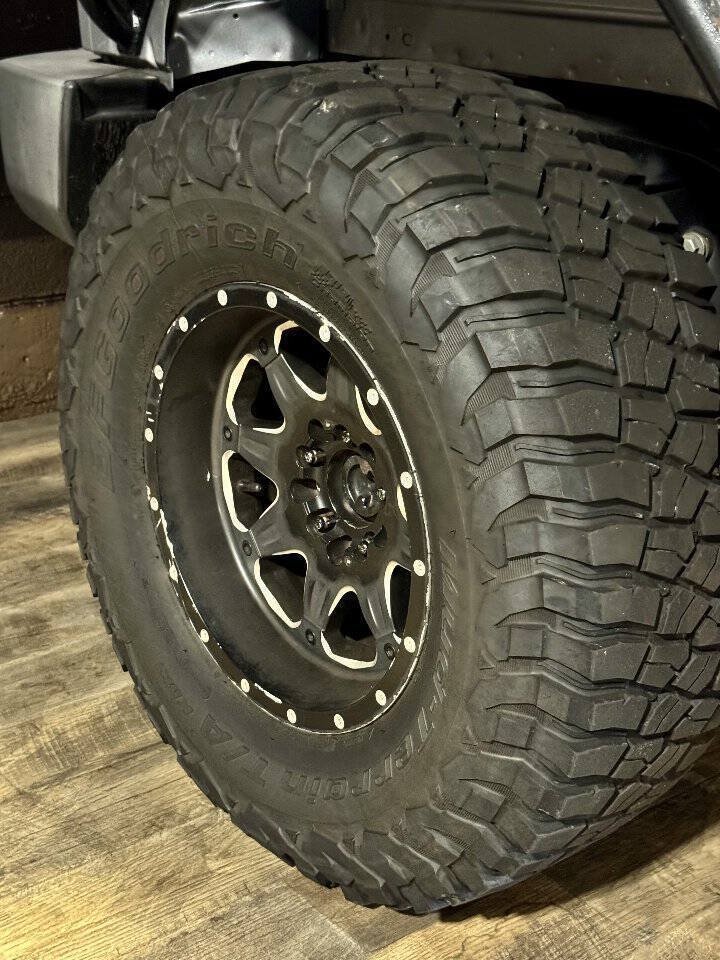 Used 2017 Jeep Wrangler Unlimited Sport AWD/4WD image 19