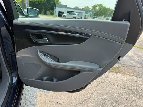 Used 2014 Chevrolet Impala LT FWD image 15
