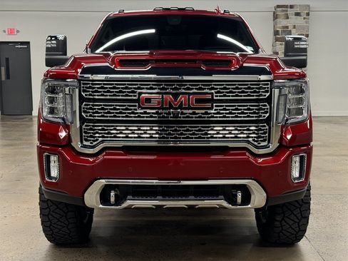 Used 2021 GMC Sierra 2500 Denali w/ Denali Ultimate Package AWD/4WD image 2