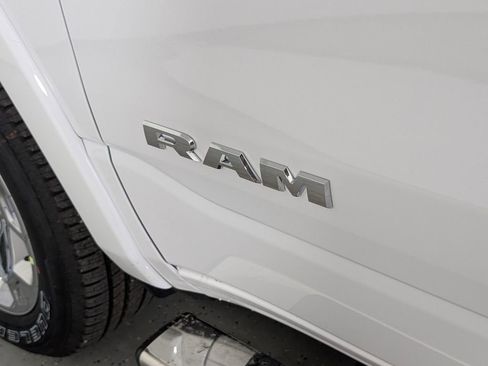 New 2026 RAM 1500 4x4 Crew Cab image 28