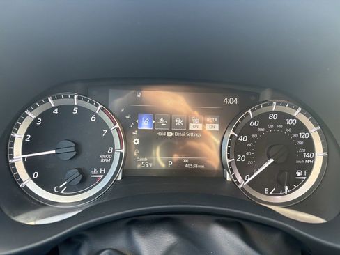 Used 2024 Toyota Highlander XLE image 21