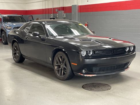 Used 2022 Dodge Challenger SXT w/ Blacktop Package RWD image 2