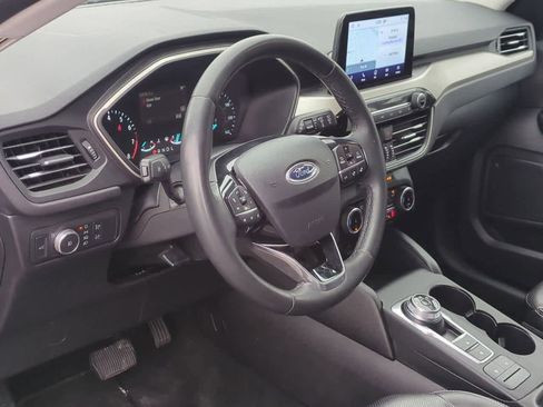 Used 2022 Ford Escape SEL image 2