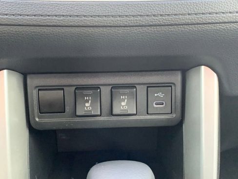 Used 2023 Toyota Corolla Cross XLE w/ Convenience Package image 20