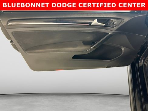 Used 2015 Volkswagen Golf 2-Door FWD image 10