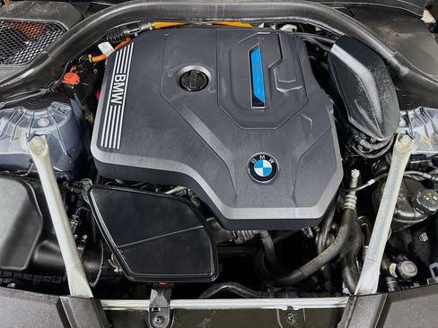 Used 2023 BMW 530e w/ M Sport Package RWD image 39