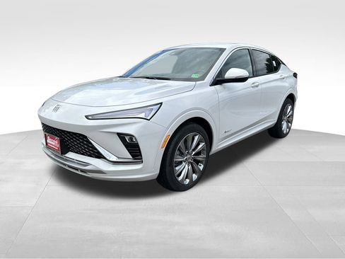 Used 2025 Buick Envista Avenir image 2