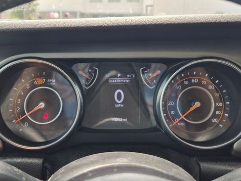 Used 2019 Jeep Wrangler Unlimited Sport S AWD/4WD image 9