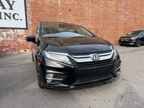 Used 2018 Honda Odyssey Elite image 2