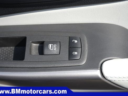 Used 2021 Jeep Cherokee Latitude Plus AWD/4WD image 30