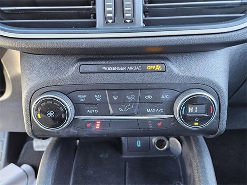 Used 2020 Ford Escape SE image 24