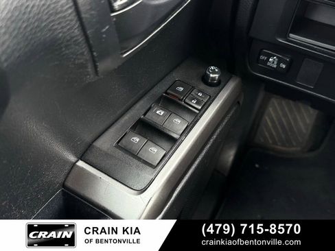 Used 2017 Toyota Tacoma SR5 w/ Tow Package image 11