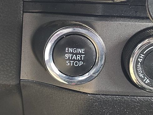 Used 2017 Toyota Tacoma TRD Off-Road w/ Tow Package (A/T) AWD/4WD image 19