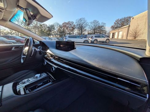 Used 2023 Genesis G80 2.5T image 31