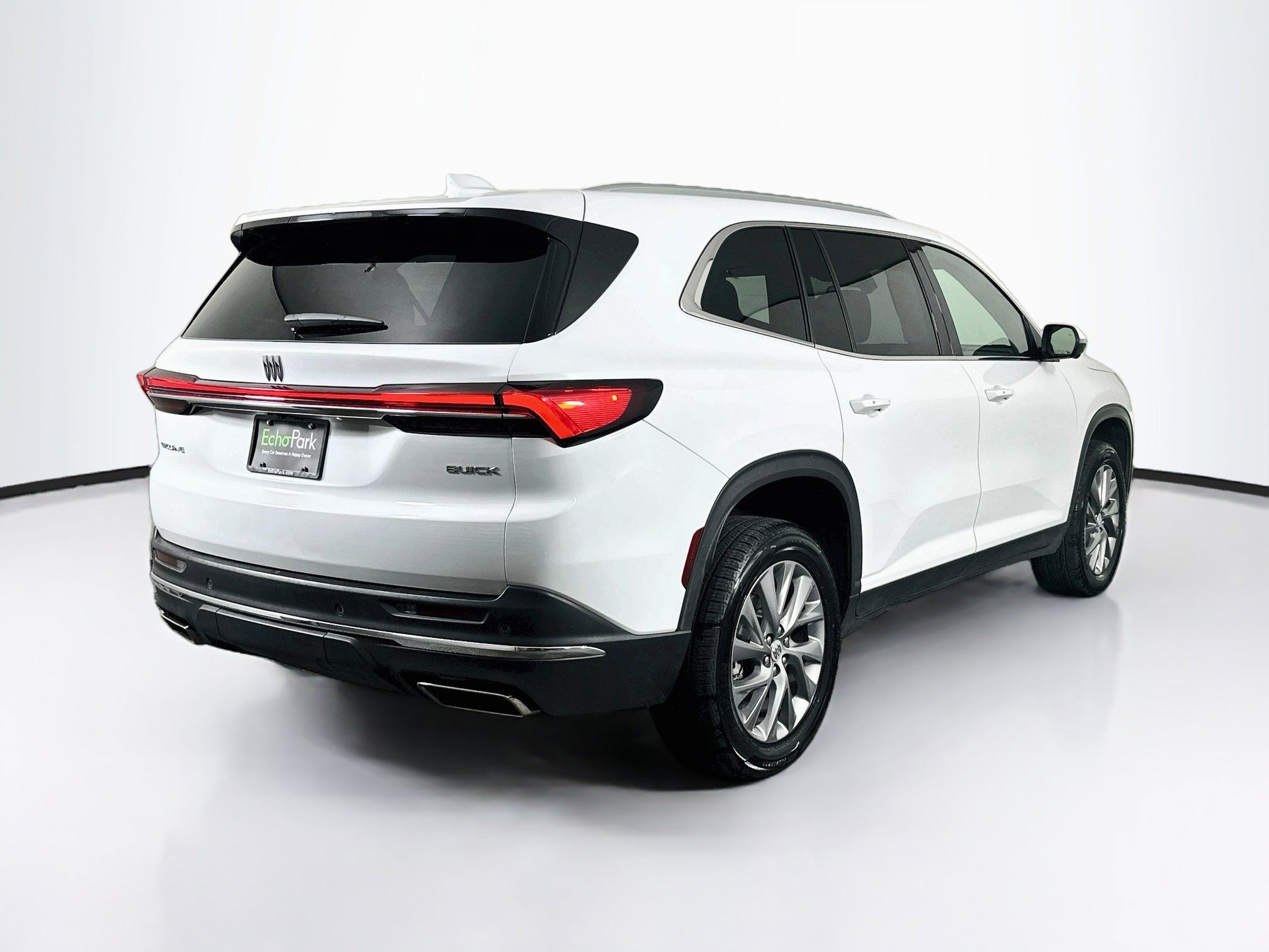 Used 2025 Buick Enclave Preferred FWD image 9