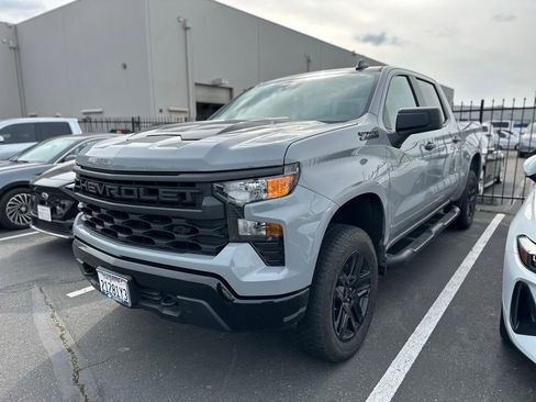 Used 2024 Chevrolet Silverado 1500 Custom Trail Boss w/ Turbomax Blackout Package image 3