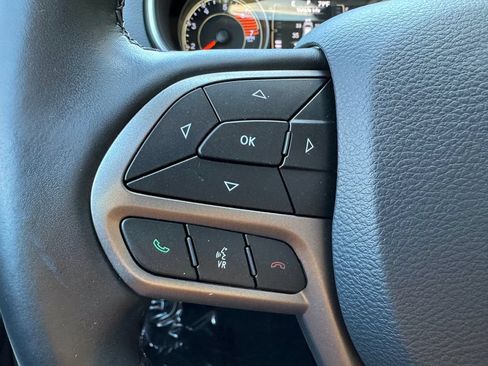 Used 2019 Jeep Cherokee Latitude Plus w/ Cold Weather Group AWD/4WD image 29