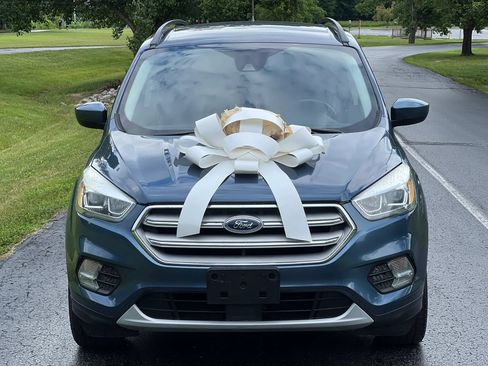 Used 2018 Ford Escape SEL w/ Ford Safe & Smart Package FWD image 2