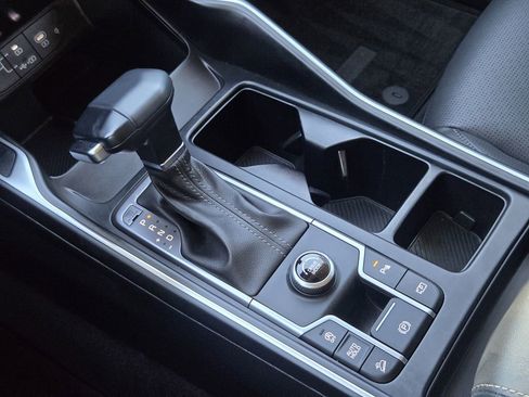 Certified 2025 Kia Sorento S w/ Panoramic Sunroof Package image 19