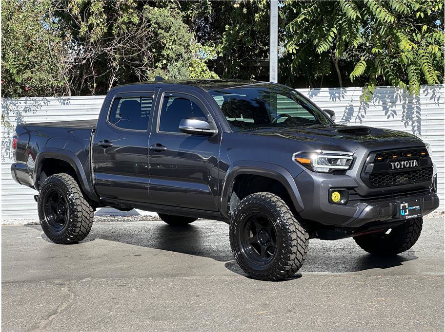 Used 2022 Toyota Tacoma TRD Sport w/ TRD Premium Sport Package AWD/4WD image 6