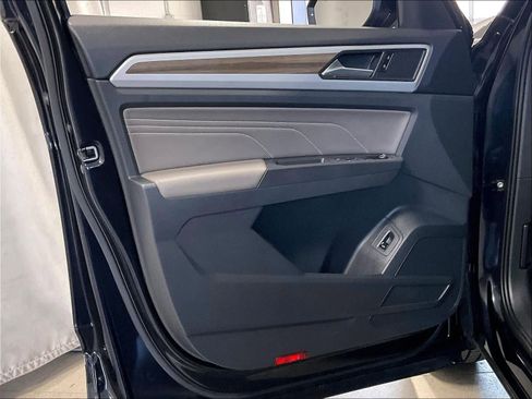 Used 2023 Volkswagen Atlas SEL image 9